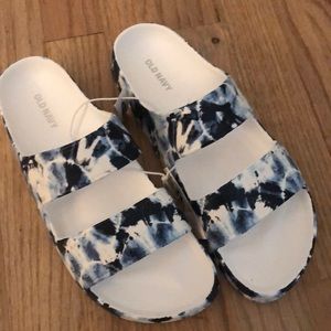 old navy closed toe sandals